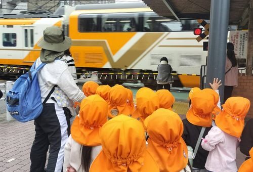 電車を見に行こう！（2歳児）