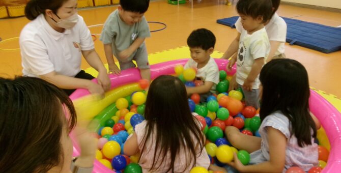 未就園児を対象にした、子育てふれあいサロン「白藤アカデミー」