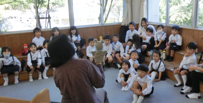 星組さんが奈良学園小学校に行きました。